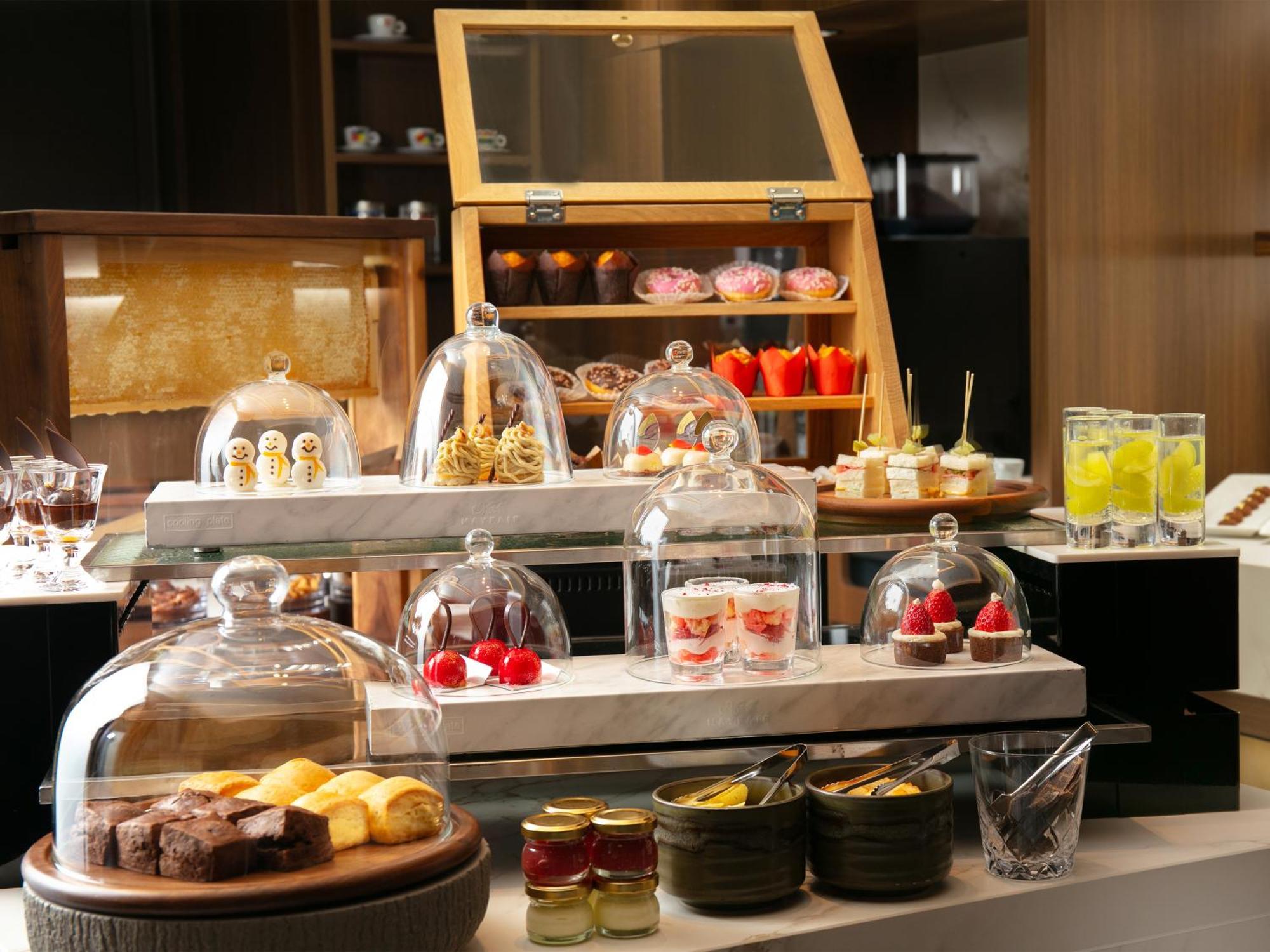 Nagoya Kanko Hotel Nagoia Exterior foto A dessert buffet